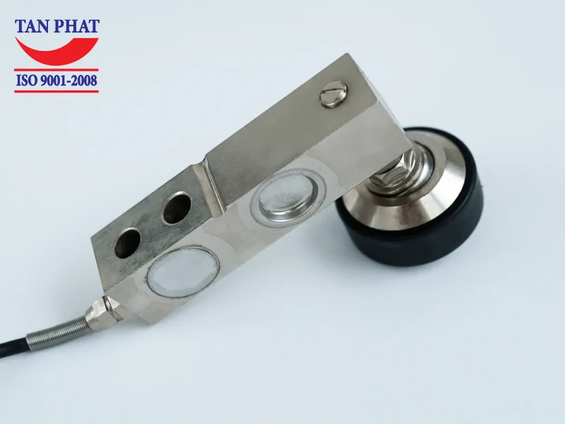 Chất liệu cấu thành cảm biến lực là thép không gỉ, có khả năng chịu các tác động từ môi trường bên ngoài, độ ổn định và độ bền cao