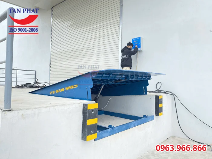 Dock Leveler 6 tấn do Tân Phát lắp đặt hoàn thiện tại huyện Yên Dũng, tỉnh Bắc Giang