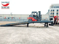 Cầu dẫn xe nâng lên container
